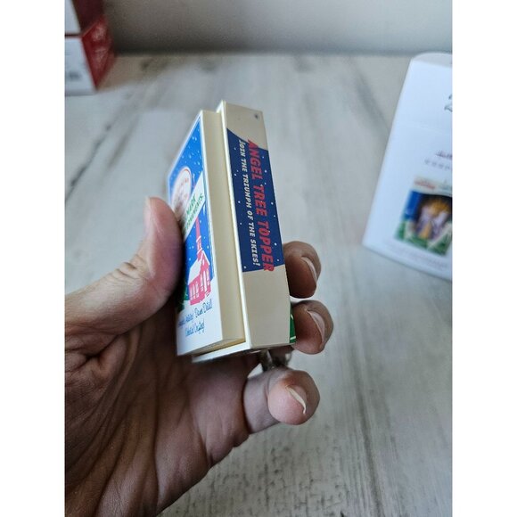 Hallmark Angel nifty '50s tree topper keepsake ornament 2018 - Picture 8 of 9